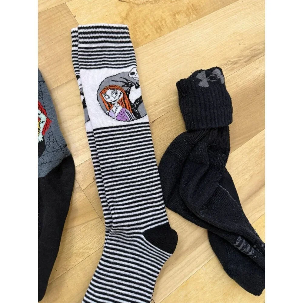 lot of seven women’s Halloween crew socks